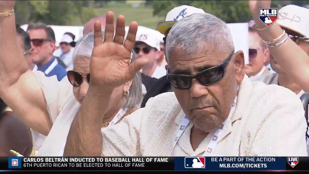 Las palabras de agradecimiento de Carlos Beltrán a sus padres fueron la parte más emotiva de su discurso en Cooperstown 🥹🫂. Vía: MLB Network
