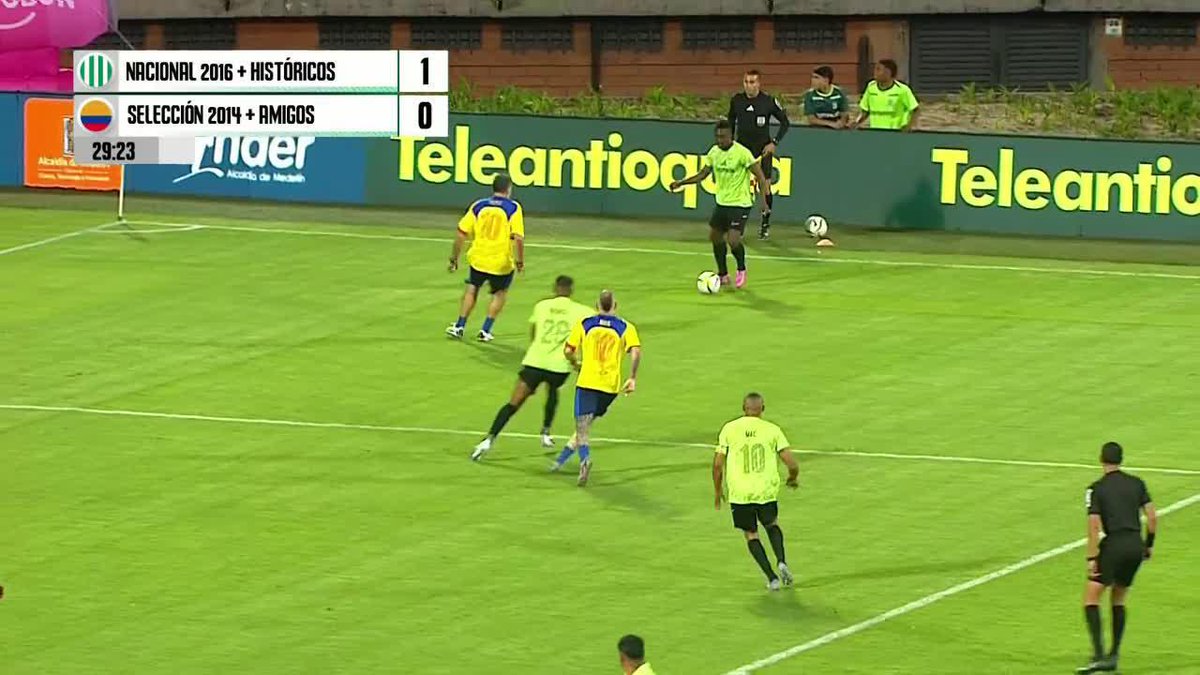 MACNELLY MANDA EN EL ATANASIO #LaÚltimaFunción Dueño de la fiesta, regaló este taco en su despedida frente a los hinchas que lo ovacionan en Medellín. ⚽ Disfruta lo mejor del fútbol en el Plan Premium de Disney+ Latinoamérica