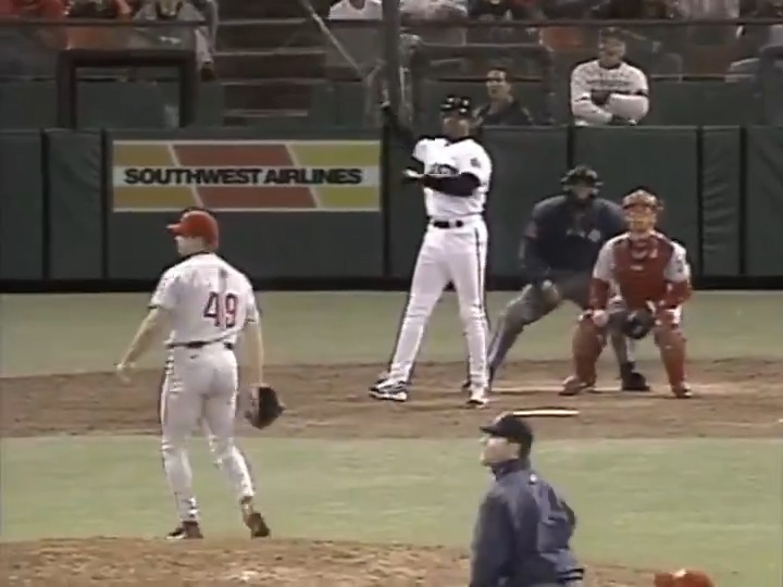 Barry Bonds was pimping homers before it was cool