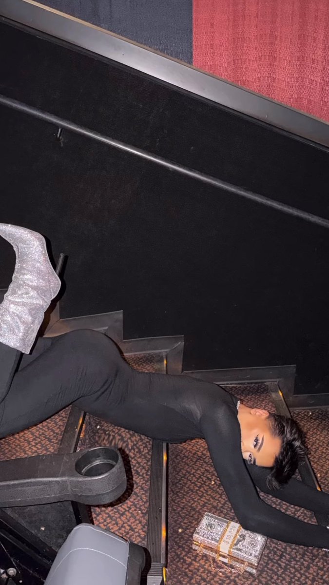 kylie gui bem tumblr até caindo da escada do cinema