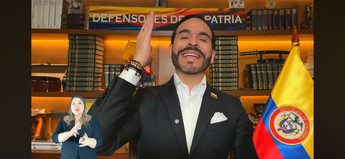 🚨 EL TIGRE Y LAS ABEJAS 🚨 “Yo diría que las pulgas tienen el insignificante derecho de picar a los tigres”. Me parece que esta es una respuesta directa a esas "abejas" que intentan PICAR al tigre. Una clara dedicatoria a los ataques recientes del uribismo, que decidieron autodenominarse como abejas. ¡El que lo entendió, lo entendió!