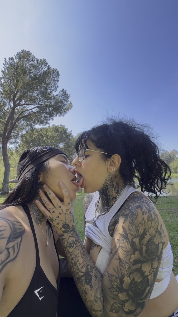 sloppy kisses in public #wlw
