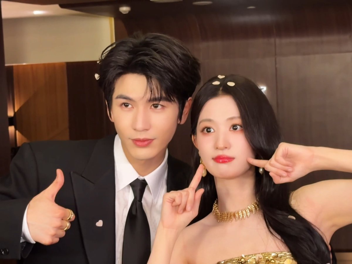 เอ็นดู ต้าวก้อนทั้งสอง❤️ 🎊 รับชม 'หากวินาทีนั้นไม่พบเธอ | Overdo" นำแสดงโดย #หวังฉู่หรัน #จางหลิงเฮ่อ (เรียงลำดับตามจำนวนขีดนามสกุล) ได้แล้ววันนี้ ที่ WeTV 🗓️ สามารถรับชมทั้งแบบซับไทยและพากย์ไทยได้แล้ววันนี้ที่ WeTV 🧡 #หากวินาทีนั้นไม่พบเธอ ซับไทย คลิกเลย 👉🏻 🧡 #หากวินาทีนั้นไม่พบเธอ พากย์ไทย คลิกเลย 👉🏻 #WeTV #WeTVth #WeTVซีรีส์จีน #Overdo #这一秒过火 #WangChuran #ZhangLinghe