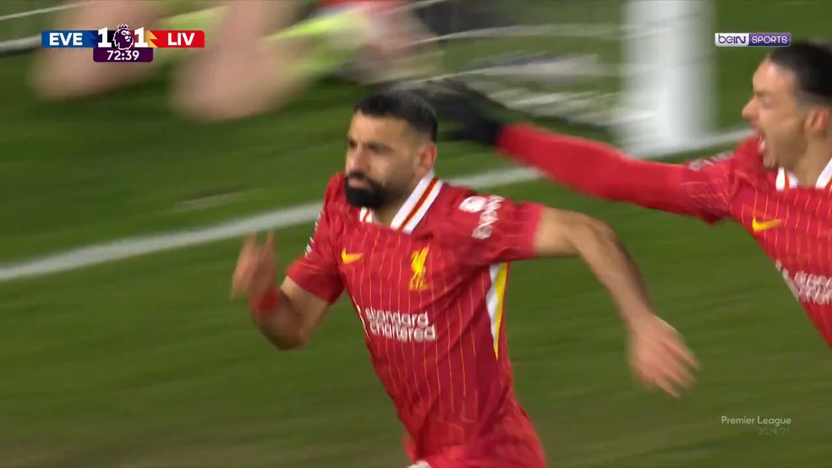 🚨 Mohamed Salah'ın menajerinin talep ettiği imaj hakları ve forma satışından pay gibi ek maddelerin maliyeti, neredeyse oyuncunun maaşıyla aynı seviyeye ulaşıyor. Taraflar, bu konuları görüşmek üzere bugün bir kez daha masaya oturacak. (Ogün Şahinoğlu)