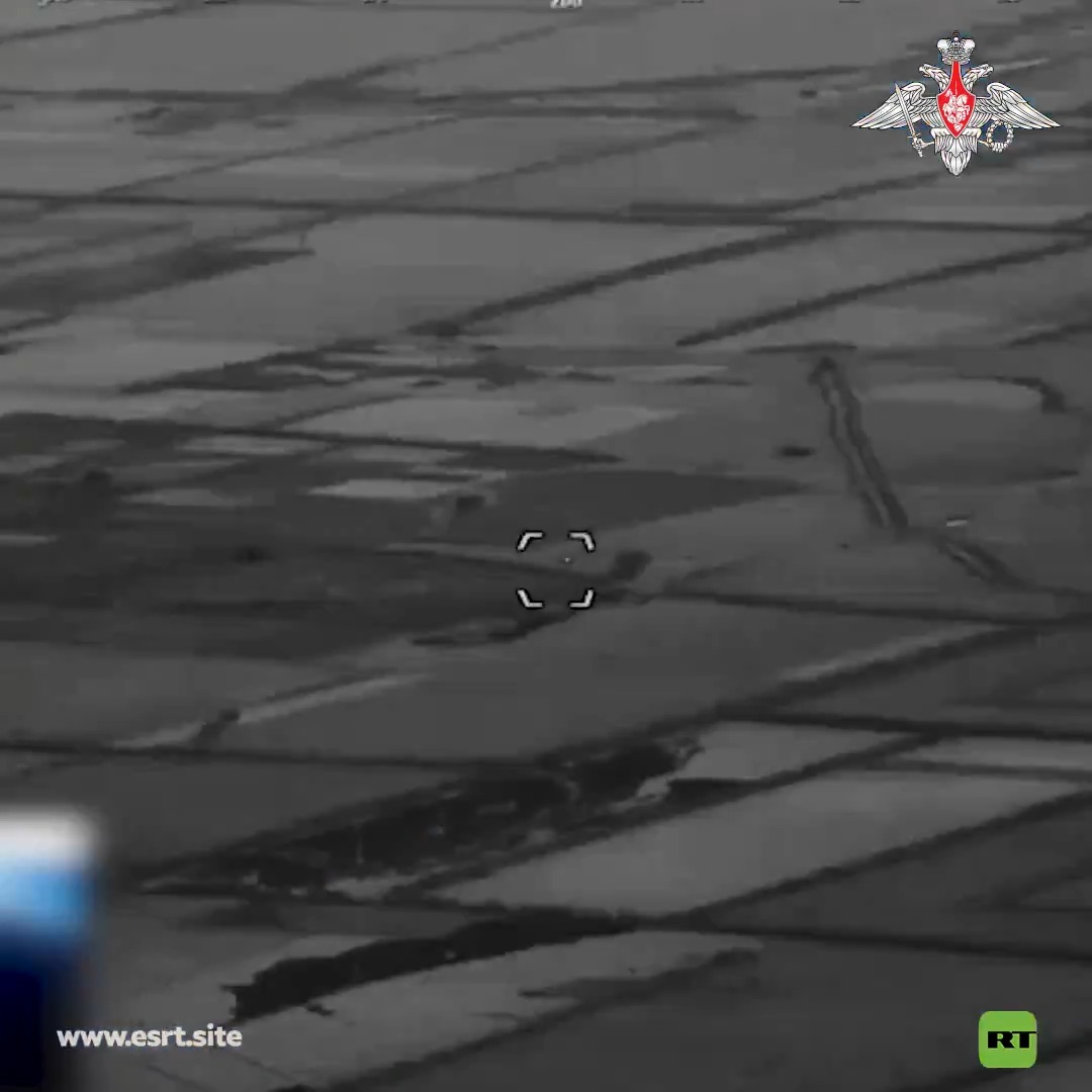 🎯"Los recibieron con fuego": 'Huracán' ruso arrasa reservas ucranianas El ataque lanzado por una tripulación del sistema de lanzacohetes múltiple Uragán contra reservas ucranianas en la zona de la localidad de Shirókoye.