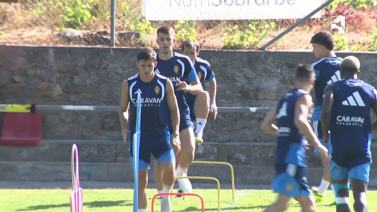 🎥🎥 #RealZaragoza || Entrenamiento matinal del Real Zaragoza ‼️Saidu se ha retirado del entrenamiento con molestias ❌ Vadillo no se ejercita junto al resto de sus compañeros tras acabar tocado el partido del pasado viernes