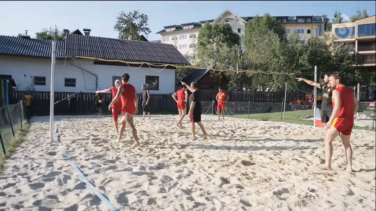 🏐 Barış Alper Yılmaz, plaj voleybolunda pozisyona itiraz ediyor: "Ya neyi gördü hocam... Valla dışarda top... Böyle bir şey yok ya!" (GS Youtube Katıl)
