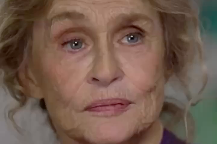 Lauren Hutton recounts an alleged incident when, in her sixties, she was summoned to filmmaker Harvey Weinstein’s office to discuss a potential movie: "He looked at me, and I was looking at him with horror." CBS News made several requests for comment from Weinstein’s lawyers, but they did not respond.