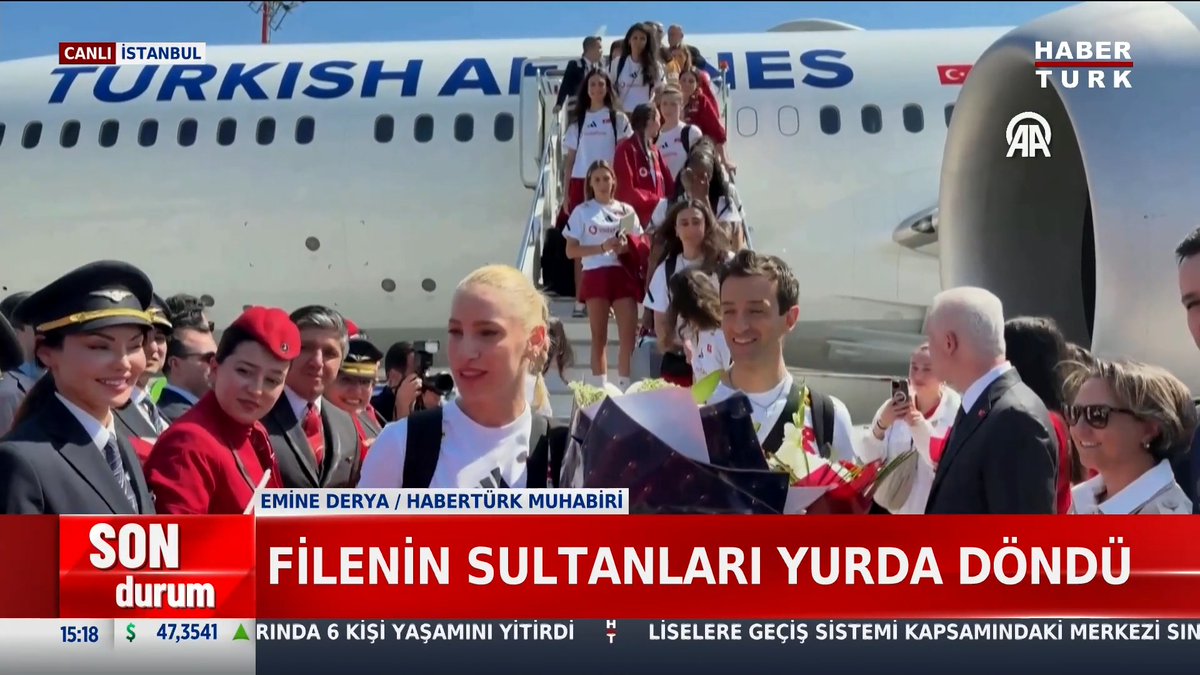 VNL şampiyonu Filenin Sultanları yurda döndü.