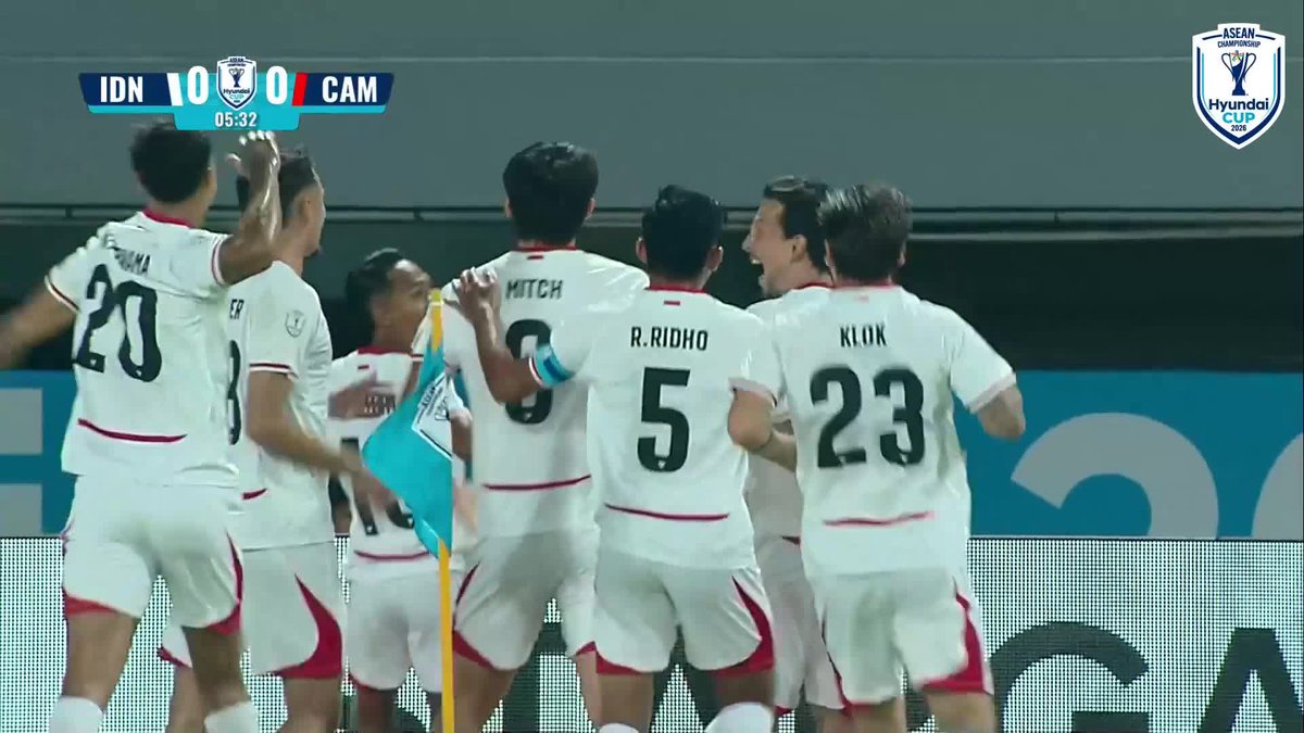 Vibesnya nonton tayangan Piala Dunia banget ketika Mitchell Baker cetak gol dengan komentator begini.