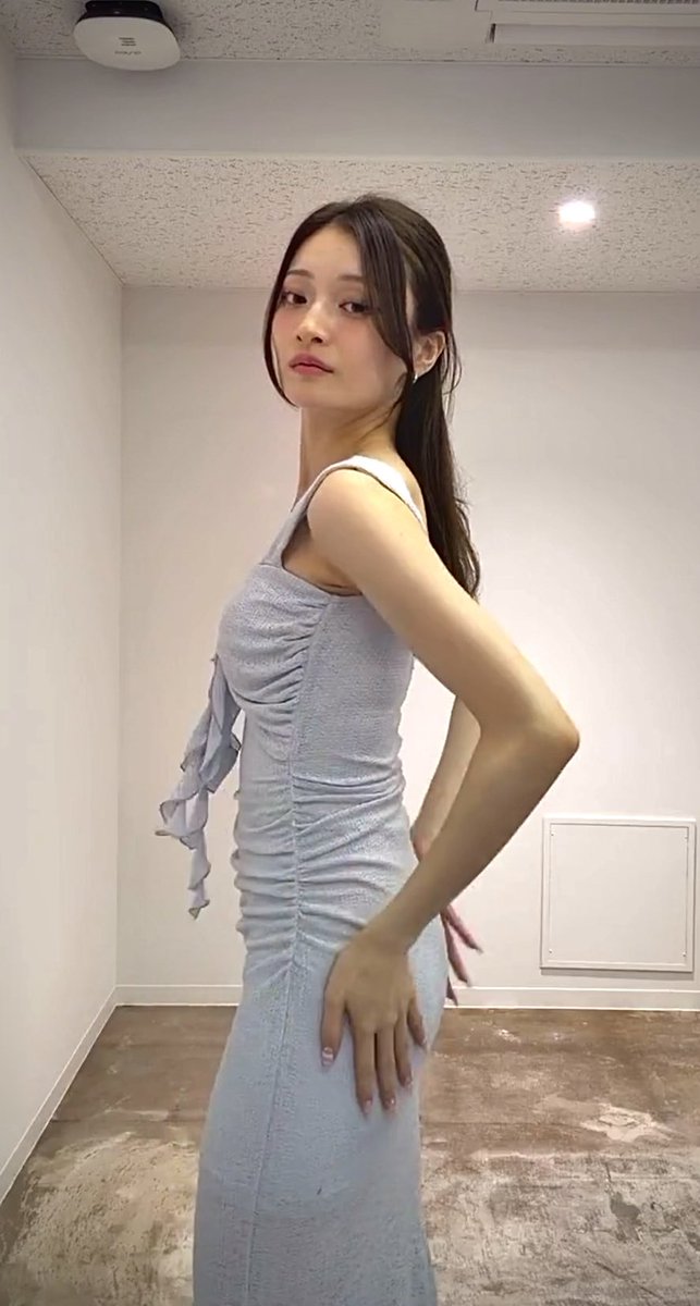 この青いドレスかわいい🩷