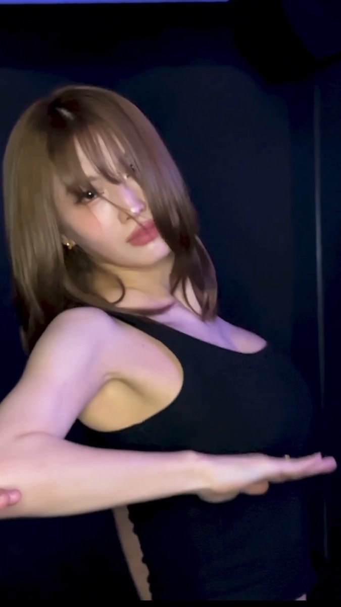 【モモの胸のアイソレうっっっま...!!!!】 #momo