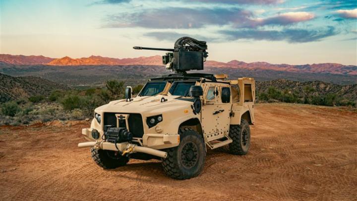 Drone threats don’t wait. Neither can the response. The Dual Feed Bushmaster® Chain Gun® paired with our advanced ammunition gives operators instant access to different ammunition types so they can stay focused on the mission. Unlock the full story: