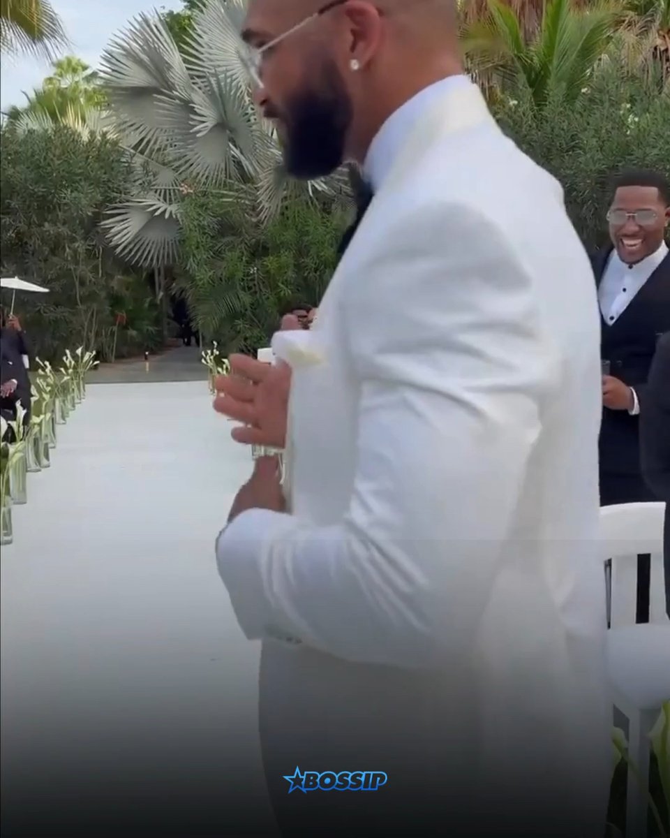 The wedding party started as soon as the groom, Tyler Lepley, walked in! We love to see it! 😍💍 🎥: @stanlophotography
