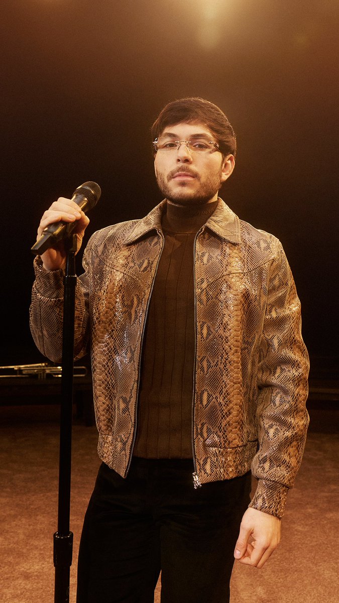 ¡Ay mama! Tito Double P lleva la música mexicana al Music Room. Mira su presentación el miércoles a las 7PM PT, solo en Apple Music. ¡Ay mama! Tito Double P takes música mexicana to Music Room. Watch his performance Wednesday at 7PM PT, only on Apple Music.