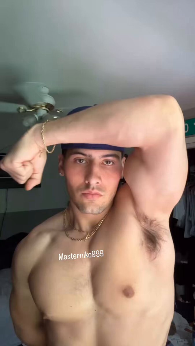 Such juicy arms and pits