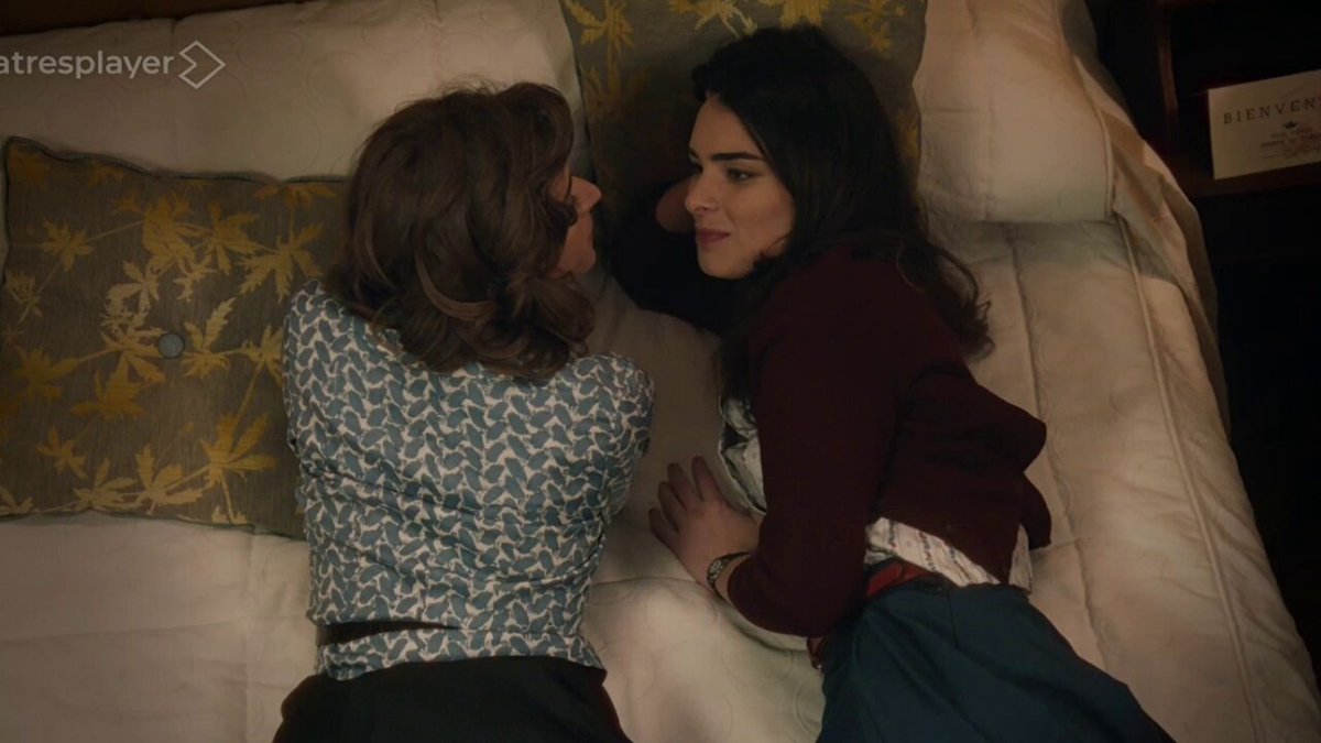 Marta has always noticed Fina's mouth, been captivated by it, obsessed with it, always craving it... #Mafin