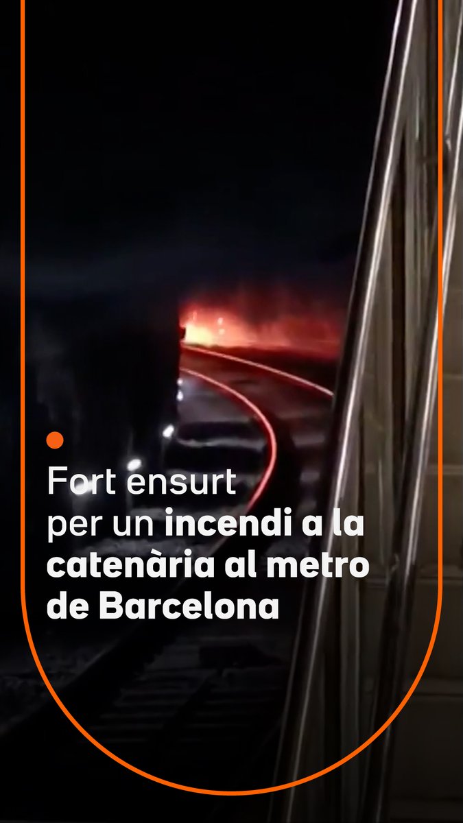 Fort ensurt al metro de Barcelona per un incendi a la catenària de l’L1 entre Clot i Glòries. El SEM ha atès unes 115 persones, cap de gravetat. Els Bombers han controlat amb rapidesa el foc, del qual es desconeixen les causes