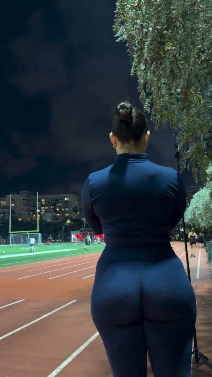 Ain’t nobody looking at that pole vault competition