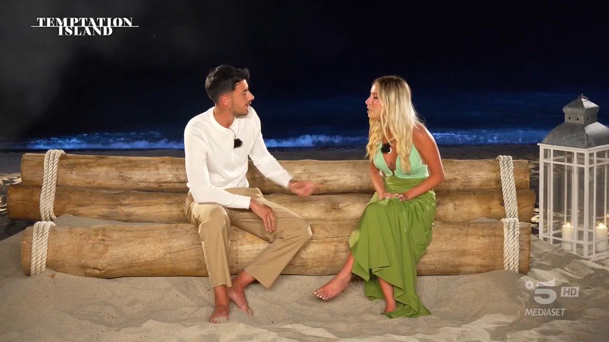 Il falò di confronto tra Soraya e Cristian #TemptationIsland
