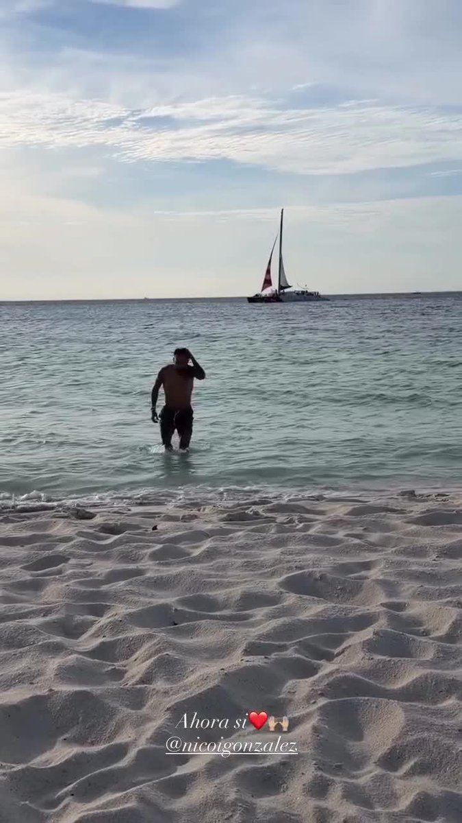¡CLARO, NICO! Gónzález disfruta de las vacaciones junto a Ludmila Isabella luego de la participación con la Selección Argentina en el Mundial y el homenaje en Escobar. 👏👏