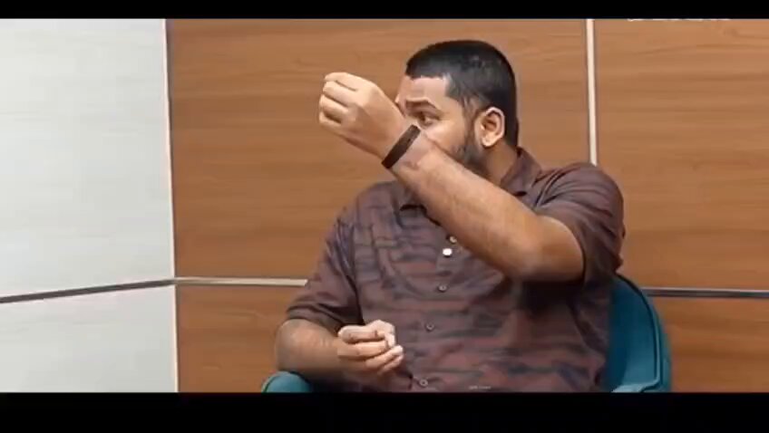 स्टोन निकाला गया है फिर से स्टोन हो गया है करीब 10 साल से प्रॉब्लम है पत्रकार कई लड़कियों के साथ संबंध बताए थे रोशन सर चरित्र हीन हैं, बहुत जल्द बाहर आने वाला है इंतजार किया जाए सब्र का फल मीठा होता है पिछले साल भर का रात में 10:00 के बाद टावर लोकेशन पता किया जाए