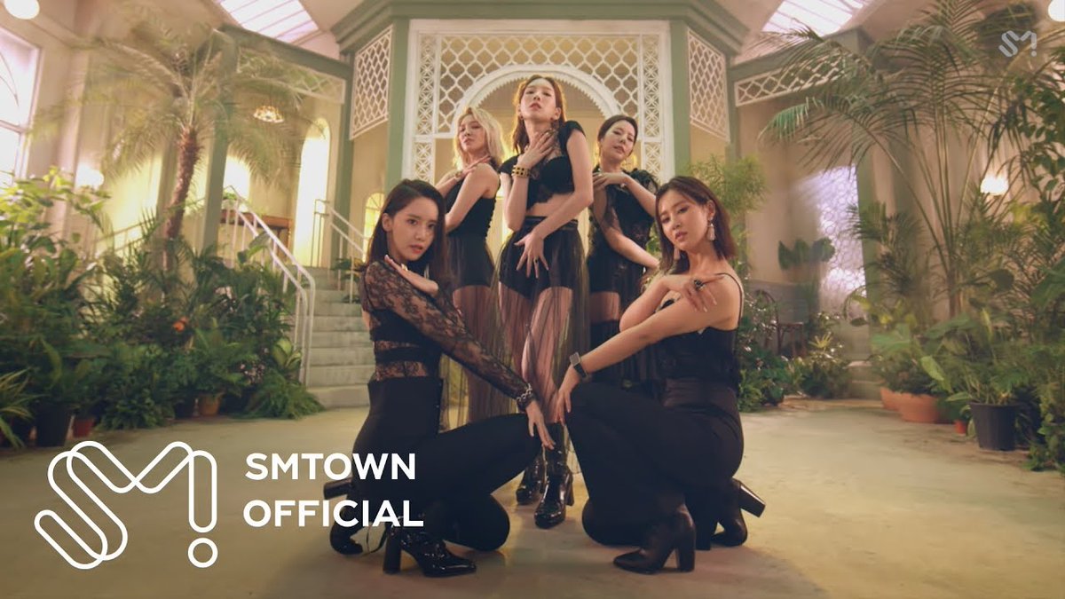 -star jadi kapan mereka perform bareng? 😭 Girls Generation-Oh!GG - Lil' Touch