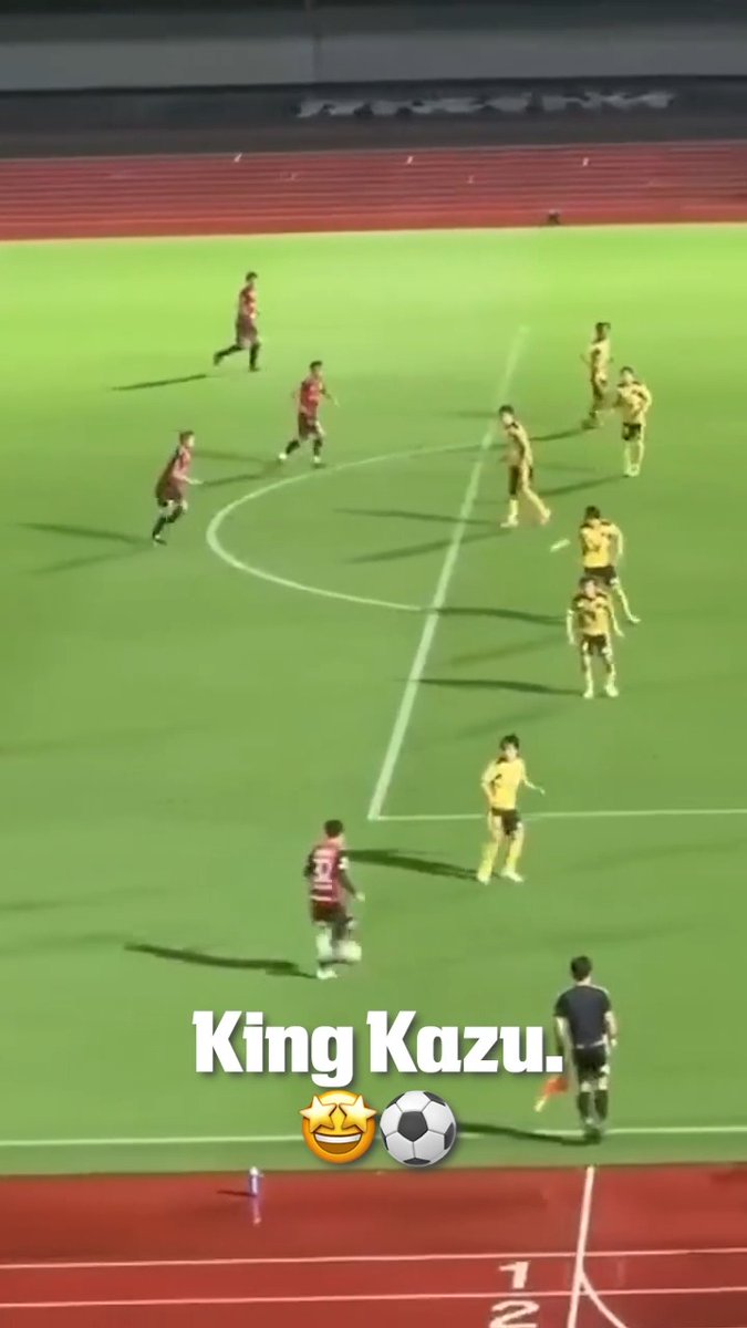 Kazuyoshi Miura 'King Kazu' volvió a anotar gol tras 4 años de sequía a sus 59 años.🤩⚽️👑 Lo anotó con su equipo Fukushima United en la J3 League.🔥⚽️ (Vía Just Joe / X )