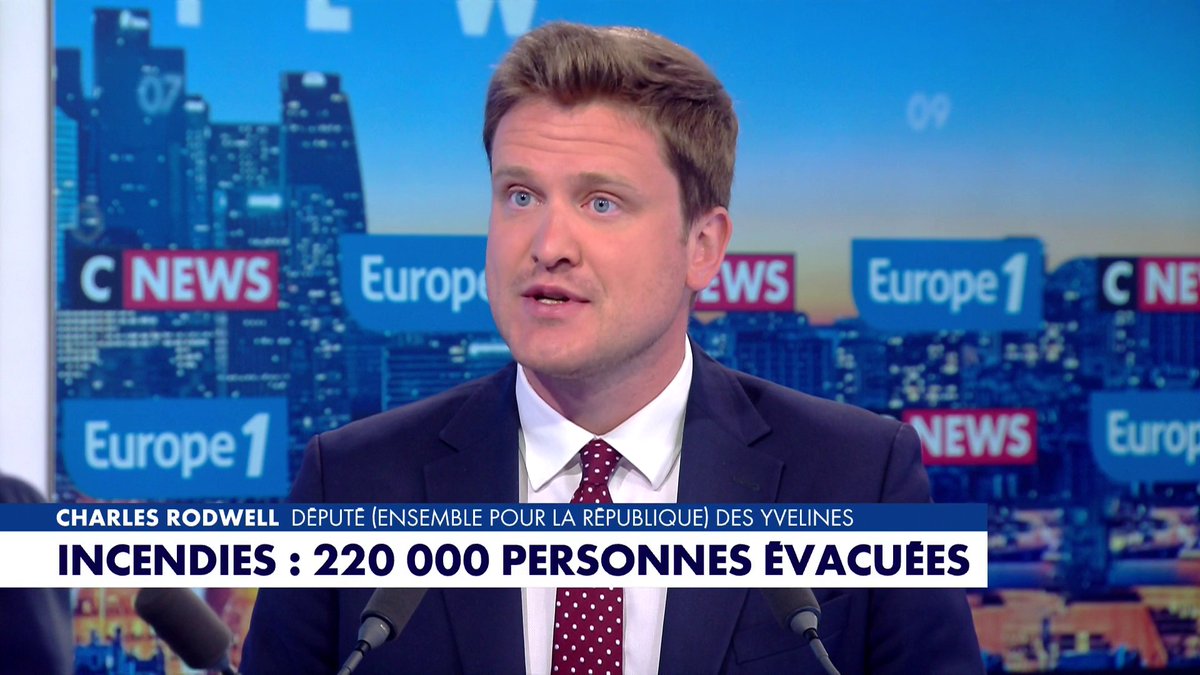 «Toute la Nation est derrière vous. Il y a un esprit français qui existe», salue Charles Rodwell, Député EPR des Yvelines, à propos des intervenants mobilisés pour lutter contre les incendies, dans #LaGrandeInterview Toute l'info est à retrouver sur