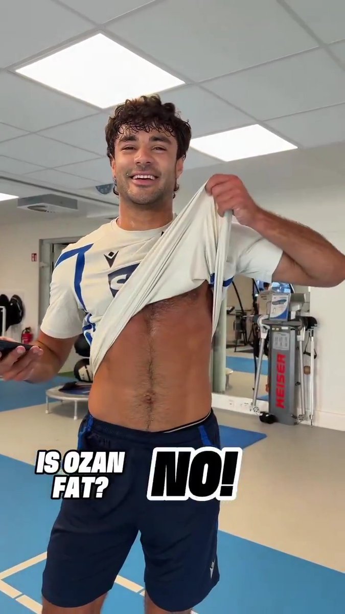 😅 Hoffenheim, Ozan Kabak'ın kilolu olduğuna dair yapılan yorumlara bu videoyla yanıt verdi.