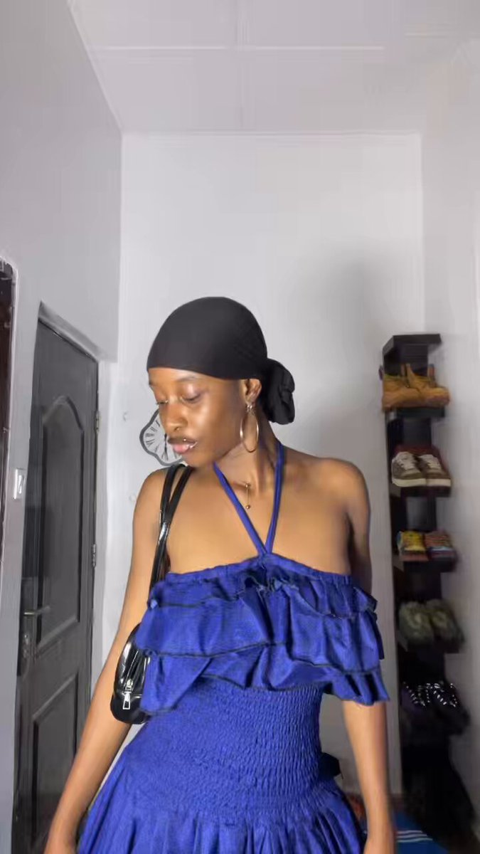 Hey y’all 😌 I am a fashion designer btw🪡