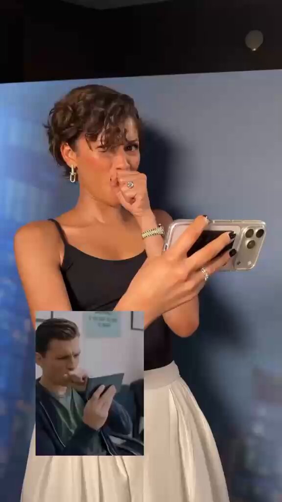 طاقم فيلم سبايدرمان يقومو بتقليد اشهر الميمات المنتشره عن بعضهم 😂💜!