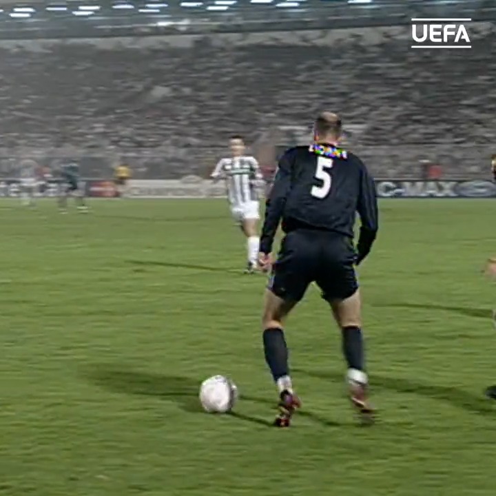 🚨 Zidane : « Je suis un numéro 10. 𝗝𝗘 𝗦𝗨𝗜𝗦 𝗔𝗡𝗜𝗠𝗘́ 𝗣𝗔𝗥 𝗟𝗘 𝗝𝗘𝗨. Ce qui m’anime, c’est marquer des buts. » 🔥🇫🇷