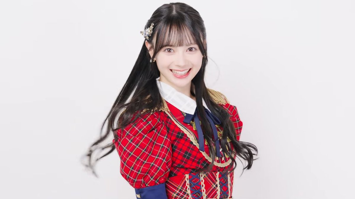 AKB48 added introductory videos of all members on the Official Website! These videos are also available to watch in the Theater!