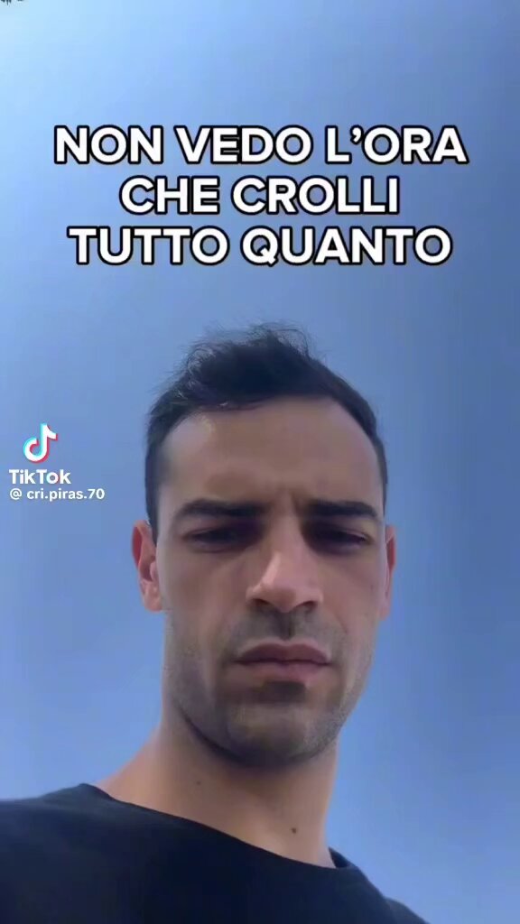 ASCOLTATE IL GRIDO di DOLORE di questo giovane e di tutti quanti che non ne possono più di questo circo 🎪 di cialtroni 🤡che ci stanno rovinando la vita e rovinando questo ex belpaese