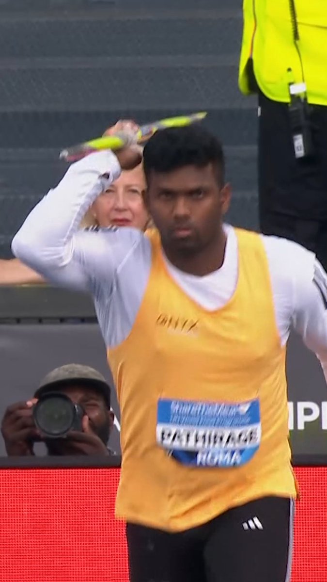 Big moments. Big throws 🚀 Rumesh Tharanga Pathirage 🇱🇰 with his world-leading & meeting-record mark of 92.62m at #RomeDL 🇮🇹 #DiamondLeague 💎