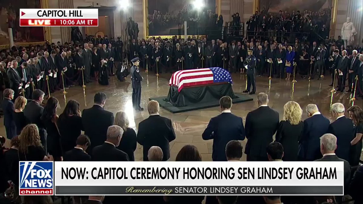 🇺🇸 Margaret Kibben, the House Chaplain, leads the opening prayer at the Capitol ceremony honoring the life and legacy of Sen. Graham. Graham was a devout Southern Baptist and longtime member of Corinth Baptist Church in South Carolina. Writer: Samuel