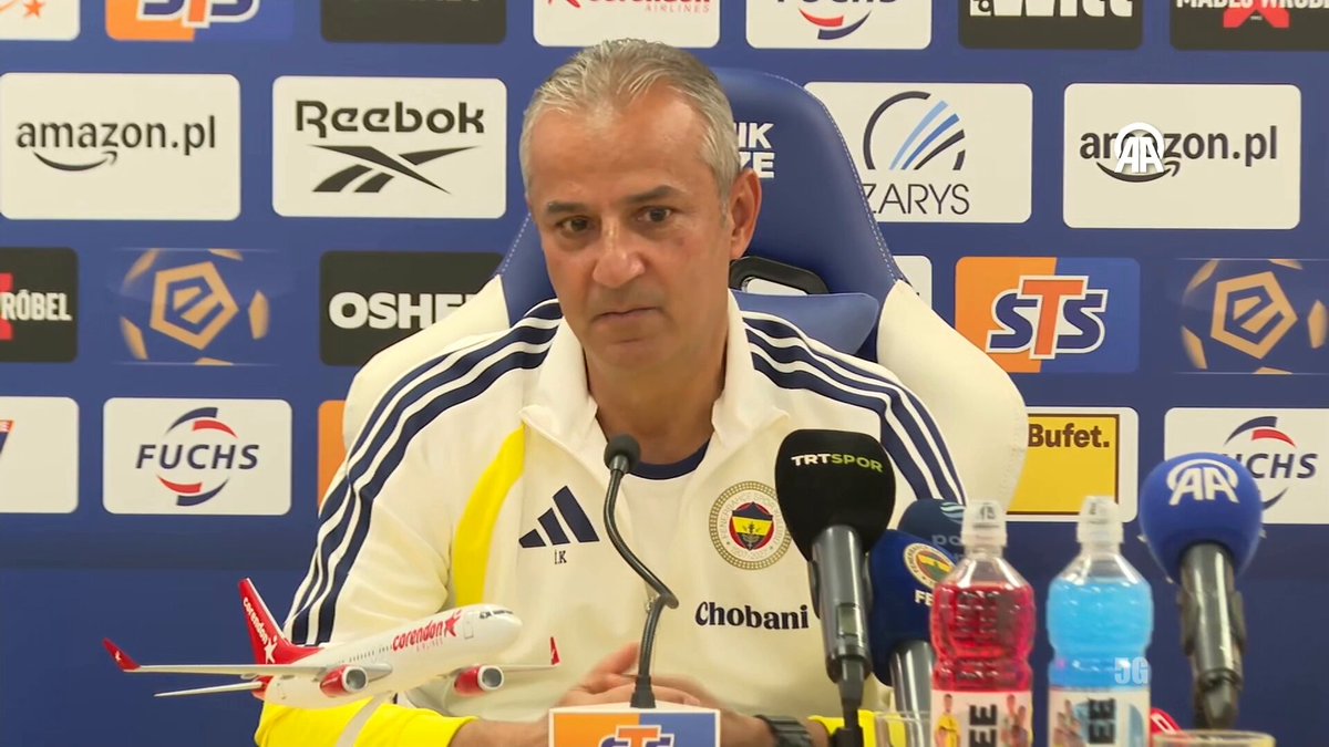 💬 İsmail Kartal: "Samimi bir insanım. Asensio ile aramızda hiçbir sorun yok. Hiçbir oyuncuyla aramda sorun olamaz. Oyuncularımın hepsi değerli. İnşallah sezon sonunda tüm kupaları kazanacağımıza inanıyorum."