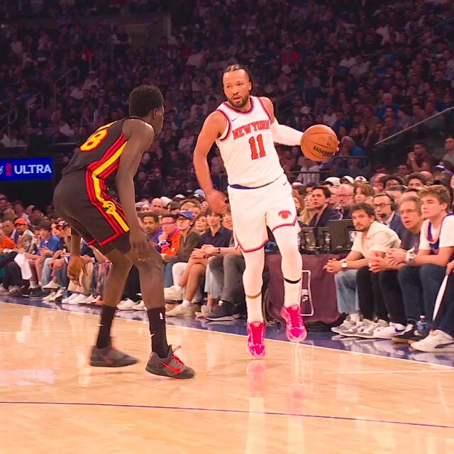 Crafty handles that manipulate defenses... One of the things that helped Jalen Brunson become NBA FINALS MVP and CHAMPION last season!