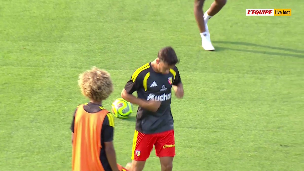Pierre Sage retrouve (déjà) le RC Lens, à l'occasion d'un match amical, et c'est à suivre sur L'Équipe live foot ! Le direct > #lequipeFOOT