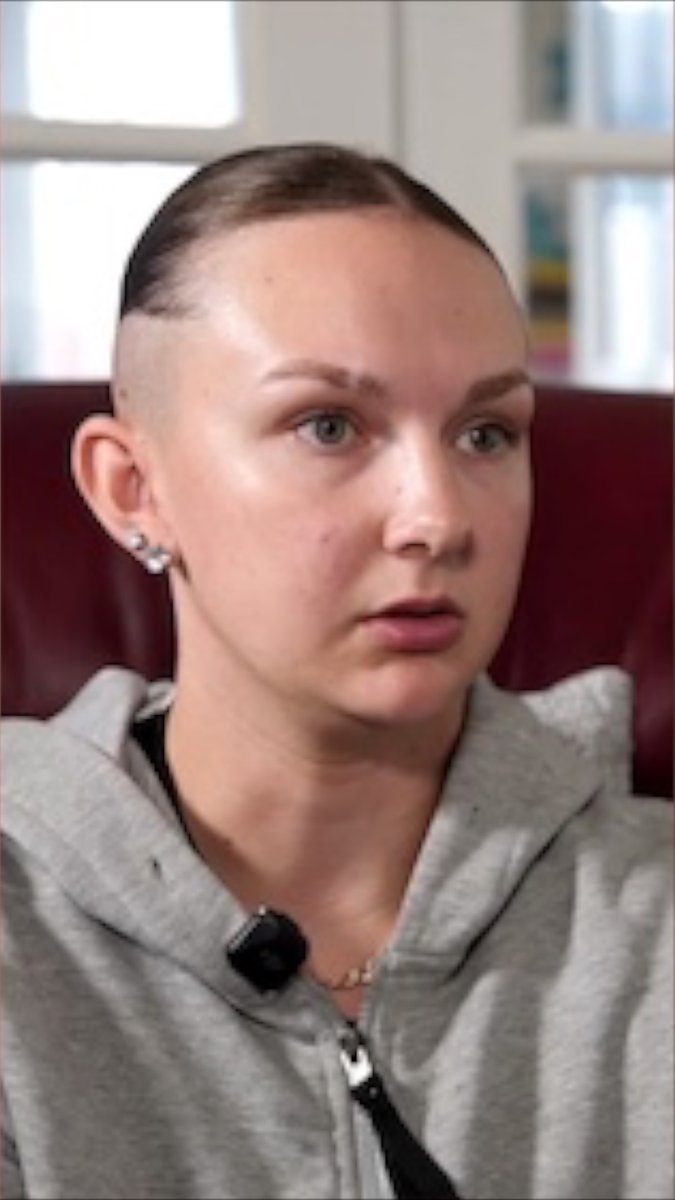 Osamnaestogodišnja Tejlor Kolter bila je na prvom letovanju sa prijateljicama u Španiji kada je, kako kaže, ubodena iglom i tako drogirana u noćnom klubu 👇