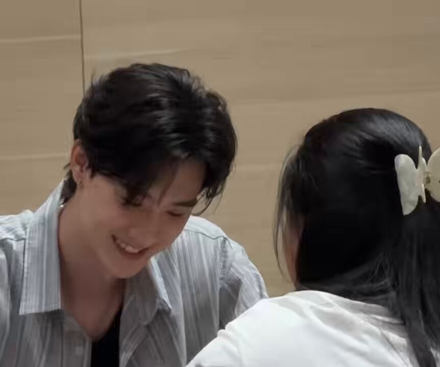 👩: MBTI-nya Nong Tee apa ya? 🩵: INTJ 🩵: Bukannya C.UT.E ya? Iya kan, iya kan? 👩: Kok tahu sih? 🩵: Soalnya udah ada yang pernah gombalin gitu //wkwk tengil banget ihh 😭 DEWTEE FANSIGN 2026 #งานมหกรรมนิยายนานาชาติ2026xDewTee #MrKillSeriesEP4