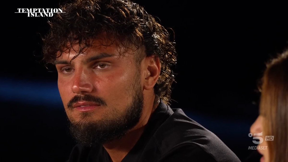 Sabrina impara ad avere rispetto ma chi ti credi di essere per sminuire il suo lavoro #temptationisland