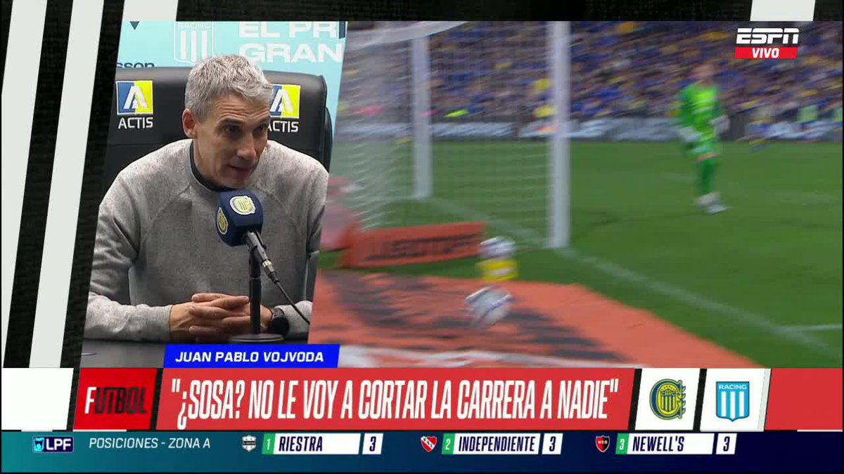 "YO NO LE VOY A CORTAR LA CARRERA A NADIE. ES UN REFERENTE Y LO QUIERO EN MI EQUIPO". Juan Pablo Vojvoda se refirió al futuro de Santiago Sosa en Racing. 📺 #ESPNF10 | #DisneyPlus Plan Premium