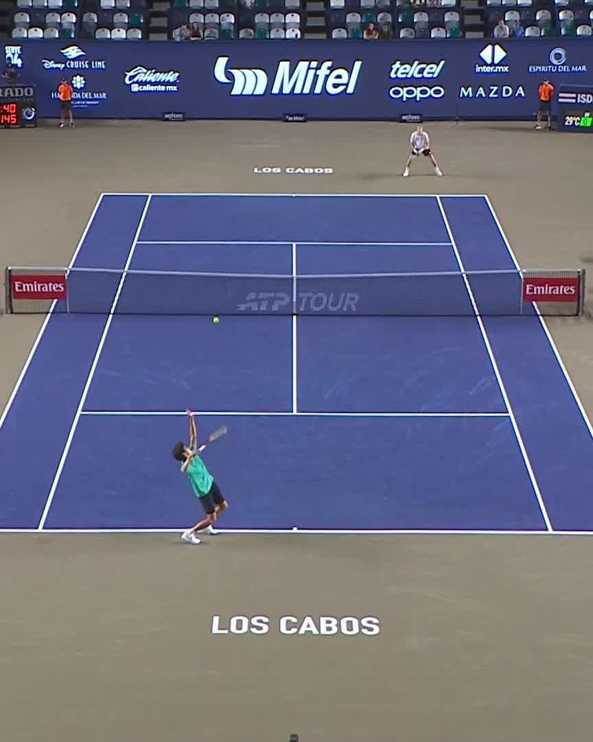 No detours needed 💼 Michael Zheng cruises past Landaluce in straight sets, 6-4 6-3! #LosCabosTennisOpen