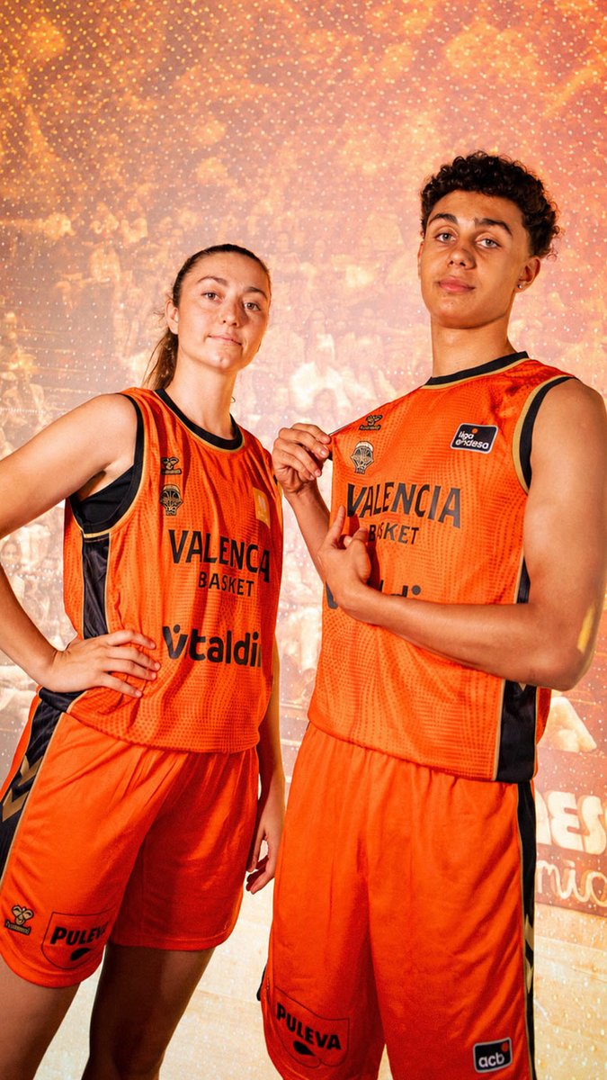 ๐ ๐๐ง๐๐๐๐ฃ 40 aรฑos nos han traรญdo hasta aquรญ 1๏ธโฃ๐ฝ Esta serรก la primera equipaciรณn para la temporada 2026-27 junto a hummel ES-PT