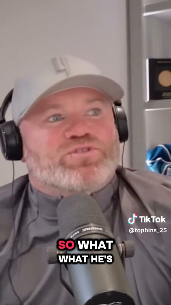 🚨🎙️Reporter: Wayne Rooney “What’s your reaction to Chelsea moving for Danny Welbeck after spending heavily over the last five years?” 🗣️Rooney: “I honestly don’t understand it. Chelsea have spent billions over the last five years talking about building for the future, and now they’re signing a 35-year-old striker from Brighton? It just doesn’t add up to me.” “I believed Xabi Alonso was the man who could completely change Chelsea’s direction after last season. But if these are the type of signings the club is making, I’m starting to question that belief. Experience is important, but this move feels more like panic than planning.” “Chelsea should be building a squad capable of challenging for the Premier League and the Champions League. If this is the level of ambition in the transfer market, I genuinely worry they could miss out on European football again next season.” “Maybe I’ll be proven wrong, but from where I’m sitting, this transfer makes absolutely no sense.”