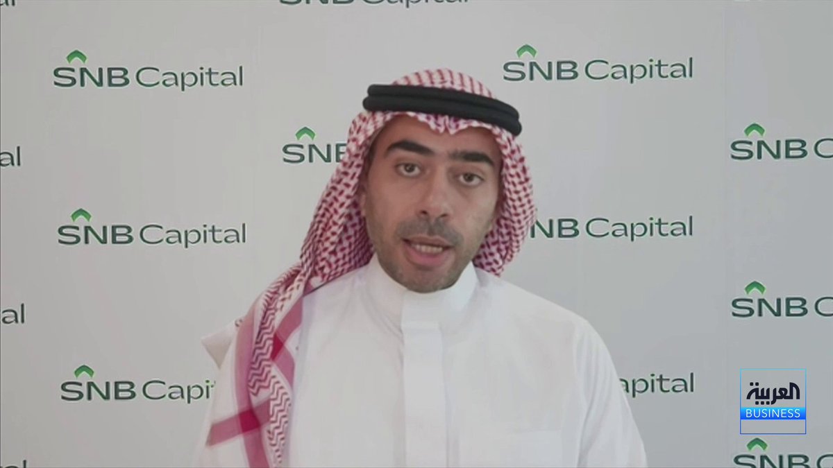 رئيس قسم الأبحاث في "SNB Capital" إياد غلام: 📌 سابك استفادت من تواجدها العالمي في مناطق مختلفة، ما مكنها من زيادة الكميات المباعة وبأسعار أعلى من متوسط السوق 📌 الشركة كان لها أرباح غير متكررة بقيمة 300 مليون ريال قد تعود لبيع أصول أو تعويضات تأمينية 📌 نتائج الربع الثاني أظهرت أن نوعية المنتجات ومواقع المصانع كانا العاملين الرئيسيين المؤثرين على نتائج شركات البتروكيماويات 📌 التذبذب العالي في أسعار النفط يرفع تكلفة اللقيم بشكل كبير.. ونتوقع تحسن سلاسل الإمداد عبر الشاحنات في الربع الثالث مقارنة بالربع الثاني ناصر الطيبي * Naser El Tibi #الأسواق_العربية #العربية_Business 🔴 لمزيد من التحليلات وأخبار الاقتصاد.. تابعوا "العربية Business" مباشرة على يوتيوب: