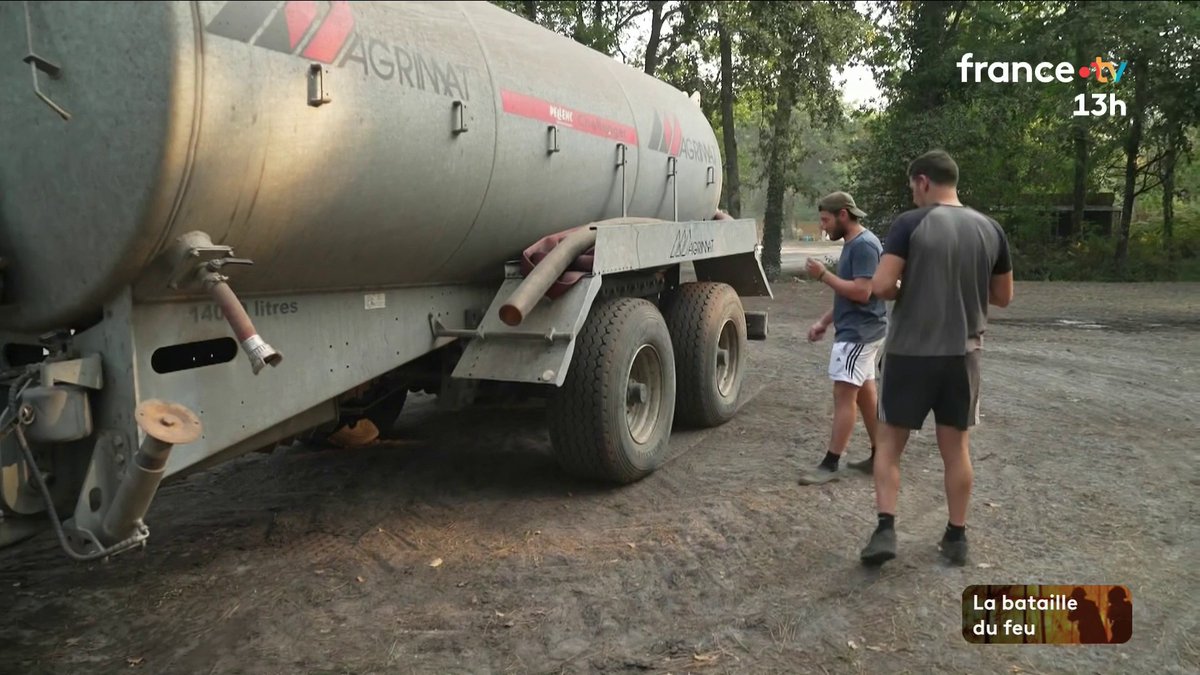 🔴 Pour lutter contre les flammes, les pompiers peuvent compter sur un renfort précieux : celui des agriculteurs. Ils sont des centaines à sillonner les zones touchées et font parfois des kilomètres pour venir aider. #JT13H