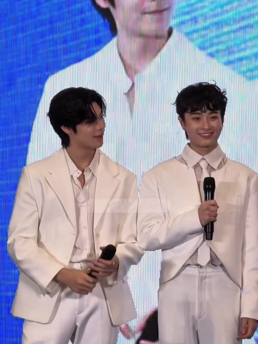 น้องธีร์โคตรสู้มือสาววาย 5555555555555 #theewave ; #ท่านโปรดคลื่น ⋆ ꔛ #tthi_eks ࣪ ˖ ♡ #waavetnp ⭑ ˚₊
